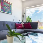 Ana Apartment *