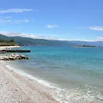 Ana * Novi Vinodolski