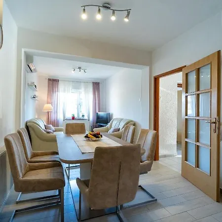 Apartment Ana