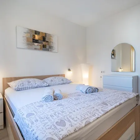 Apartment Ana *
